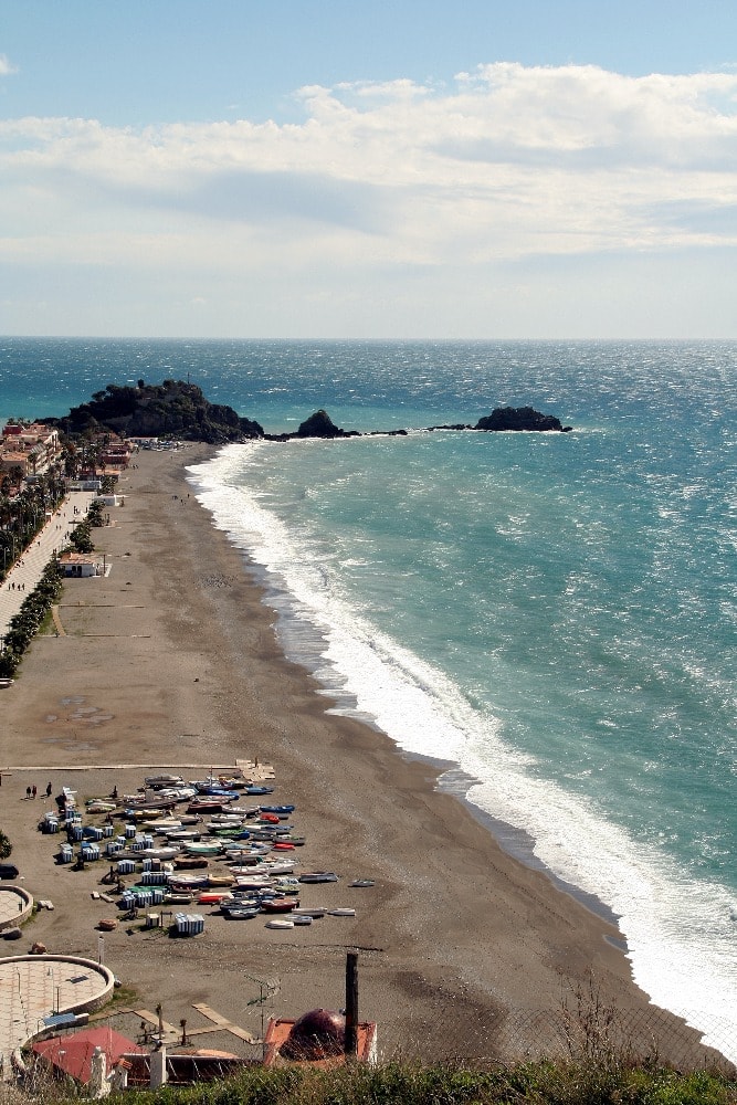 Praia de San Cristobal em Almuñécar - o Que fazer em Almuñécar