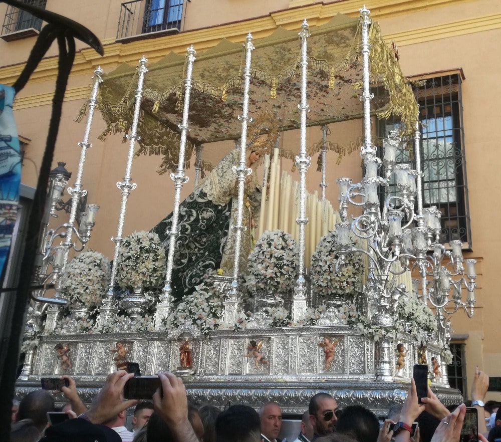 Wielki Tydzień w Maladze w kwietniu-Virgen de la Pollinica